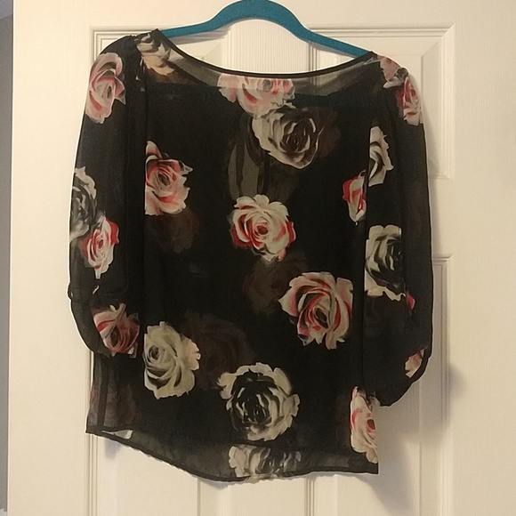 Black sheer top with roses - Picture 1 of 2